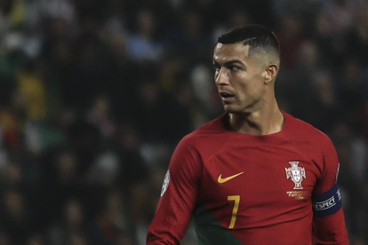 Cristiano Ronaldo en el partido de clasificación para la Eurocopa entre Portugal e Islandia el 19 de noviembre en Lisboa, Portugal.