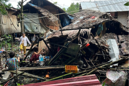 Imágenes de la destrucción provocada por el terremoto en la provincia filipina de Surigao del Sur.