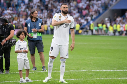 Karim Benzema despidiéndose del Real Madrid el 4 de junio del 2023. Imagen de archivo.