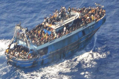 Barco naufragado en Grecia.