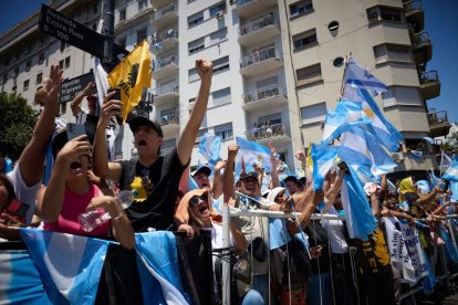 Los argentinos no se confunden y apoyan el ajuste más grande de su historia