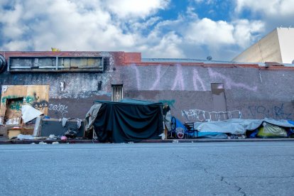 Imagen de archivo de un campamento de personas sin hogar en San Francisco.