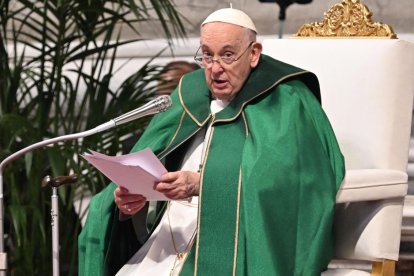 El papa Francisco durante una misa en el Vaticano |
