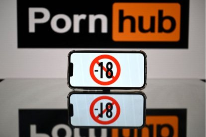 Pantalla con el logotipo del sitio web para adultos Pornhub