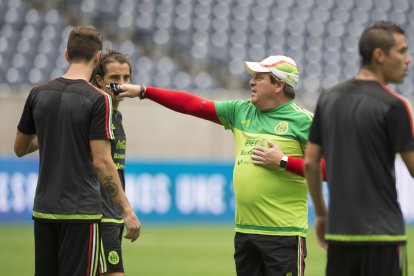 La selección mexicana entrenando antes del partido contra Honduras por la Copa de Oro