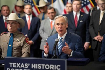 Batalla legal a la vista: el Departamento de Justicia amenaza con demandar a Texas por la nueva ley contra la inmigración ilegal