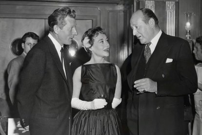 Danny Kaye con Glynis Johns y Cecil Parker en una imagen