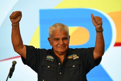 Panamá: el conservador José Raúl Mulino, el candidato sustituto del popular expresidente Ricardo Martinelli, gana cómodamente las elecciones y se convierte en el nuevo presidente