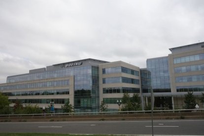 Edificio de la sede de la empresa de aviación Boeing situado en