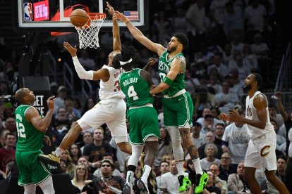 Los Celtics colocan el 3-1 en la eliminatoria de las semifinales del Este frente a los Cavaliers. 13 de mayo de 2024.