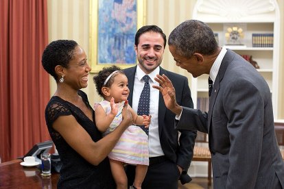 Maher Bitar y su familia con Barack Obama en 2016 (Wikipedia).