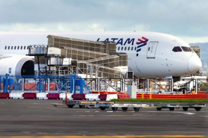 Una investigación preliminar revela el error que habría dejado 50 heridos tras el descenso de un Boeing de Latam
