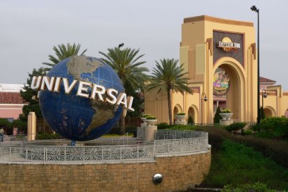Entrada de Universal Studios, situada en Florida. La compañía anunció que en 2025 abrirá un nuevo parque de atracciones con cinco áreas temáticas.