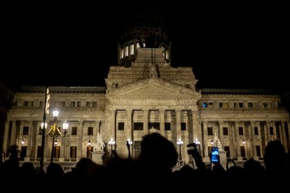 Maratón legislativo en Argentina: llega al Congreso la mega ley desreguladora de Javier Milei