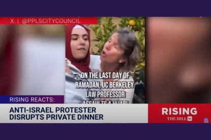 Captura de pantalla de un vídeo publicado en The Hill mostrando el momento en el que una estudiante propalestina protestó por la situación en Gaza durante una cena que ofrecía un decano judío.