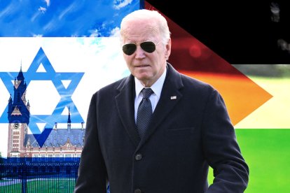 Joe Biden con las banderas de Israel y Palestina de fondo. Se trata de un montaje.
