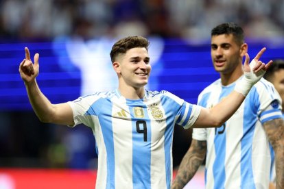Copa América: Argentina doblega a una combativa Canadá e inicia con éxito su defensa del título