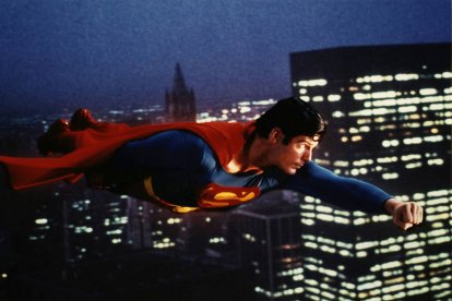 Superman II,Sience Fiction / Superman 'fliegt' seine  Einsätze mit der Besorgnis, daß seine Freundin seine wahre Identität entdecken könnte...  (Christopher Reeve)  / *** Local Caption *** 00006708