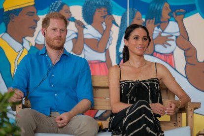 Prince Harry, Duke of Sussex, Meghan Markle, Duchess of Sussex, during a visit to the Escuela Tambores de Cabildo in Cartagena, on day 3 of their 4 day visit to Colombia - Poolphoto by Courtesy of the Vice President's Office for DPPA. (Photo by DPPA/Sipa USA) *** Local Caption *** 55343292