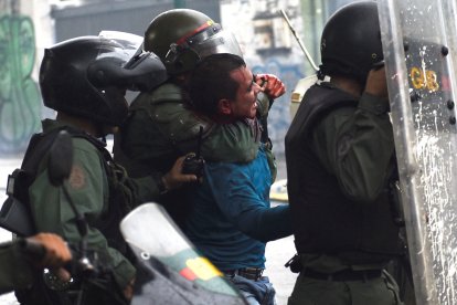 Represión en Venezuela por las fuerzas policiales de Maduro