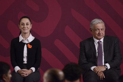 La presidente electa de México, Claudia Sheinbaum, y el presidente saliente, AMLO, en una foto de archivo.