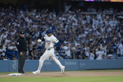 Shohei Ohtani, tras batear un jonrón solitario