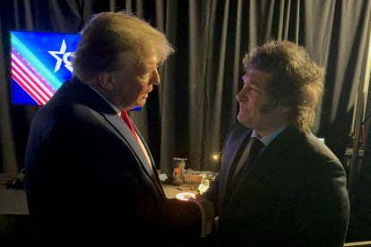 Trump y Milei durante el CPAC de este año en Washington.