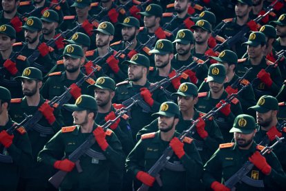 Soldados iraníes en Teherán