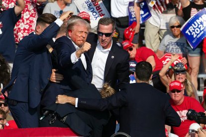 Sean Curran (d) protegió al presidente Trump durante el intento de asesinato en Butler, Pensilvania
