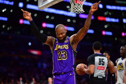 LeBron James, frente a los Warriors
