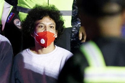 Leonel Moreno llegando a Venezuela tras ser deportado de EEUU