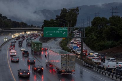 Tráfico en la autopista Interestata de Los Ángeles, California