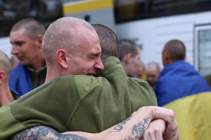 Prisioneros de guerra ucranianos liberados