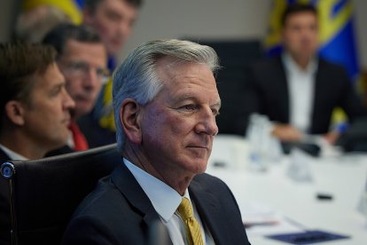 El senador Tommy Tuberville en Ucrania