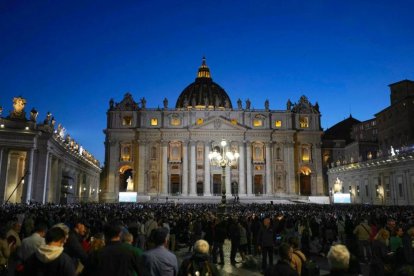 La Plaza de San Pedro en el Vaticano, el 7 de mayo de 2025