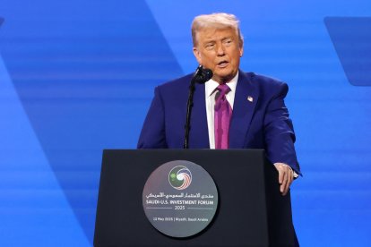 El presidente de EEUU, Donald Trump, habla durante el foro de inversión saudí-estadounidense