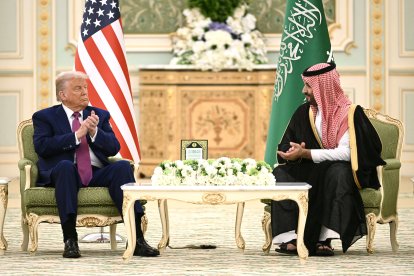 El presidente Donald Trump reunido con el l príncipe heredero saudí Mohammed bin Salman