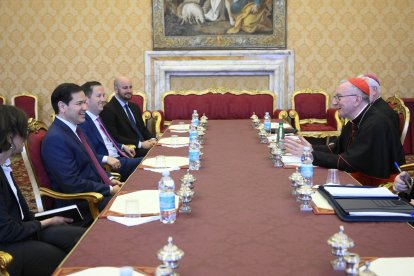 Marco Rubio reunido con el cardenal secretario de Estado del Vaticano, Pietro Parolin