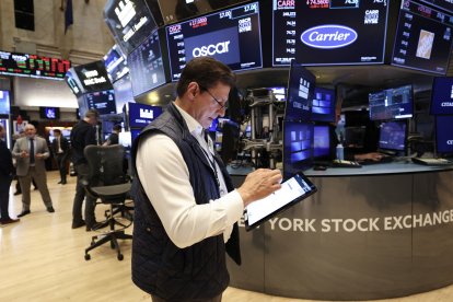 Un trader, trabajando en la Bolsa de Nueva York