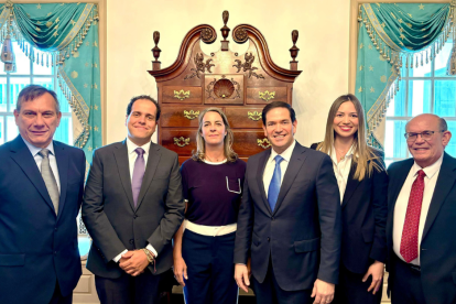 El secretario de Estado, Marco Rubio, reunido con los cinco líderes opositores rescatados