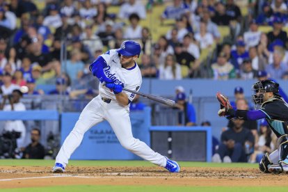 Max Muncy - Cordon Press