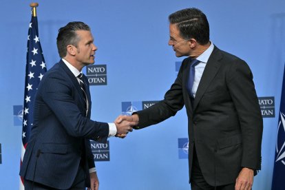 Pete Hegseth y Mark Rutte, secretario general de la OTAN