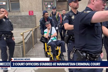 Dos oficiales apuñalados en un juzgado de Manhattan