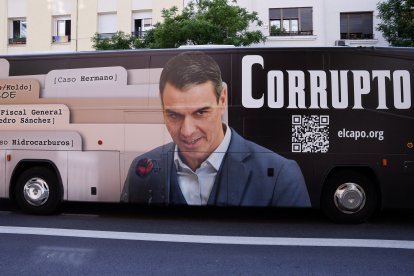 Un bus con la palabra