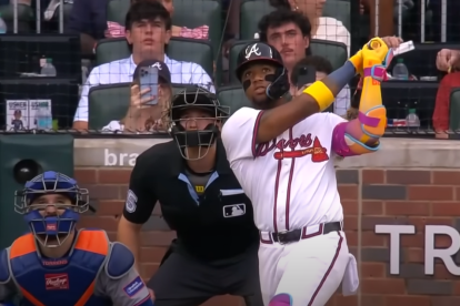 Ronald Acuña Jr. conecta un jonrón
