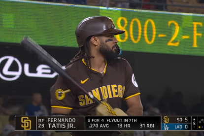 Fernando Tatis en el campo - Captura de pantalla YouTube
