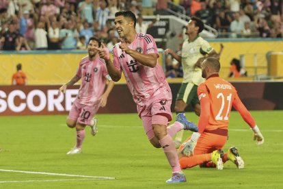 Luis Suárez celebra su gol al Palmeiras en el Mundial de Clubes
