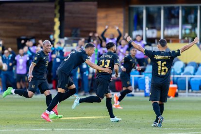 Honduras celebra uno de los goles que anotó a Curaçao