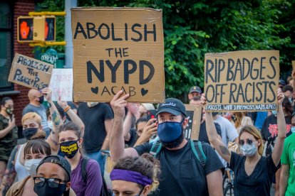 Manifestación por 'Desfinanciar a la Policía' en Mc Carren Park en Brooklyn el 7 de junio de 2020.