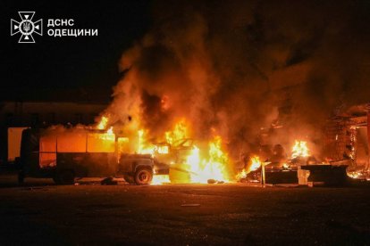 Una imagen del Servicio de Emergencias Ucraniano luego del ataque ruso en una región del país